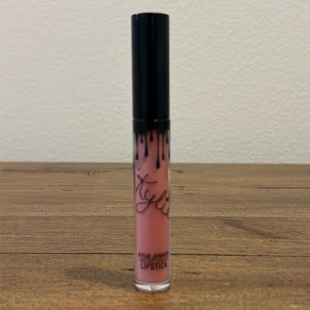 Kylie Jenner Velvet liquid lipstick Charm